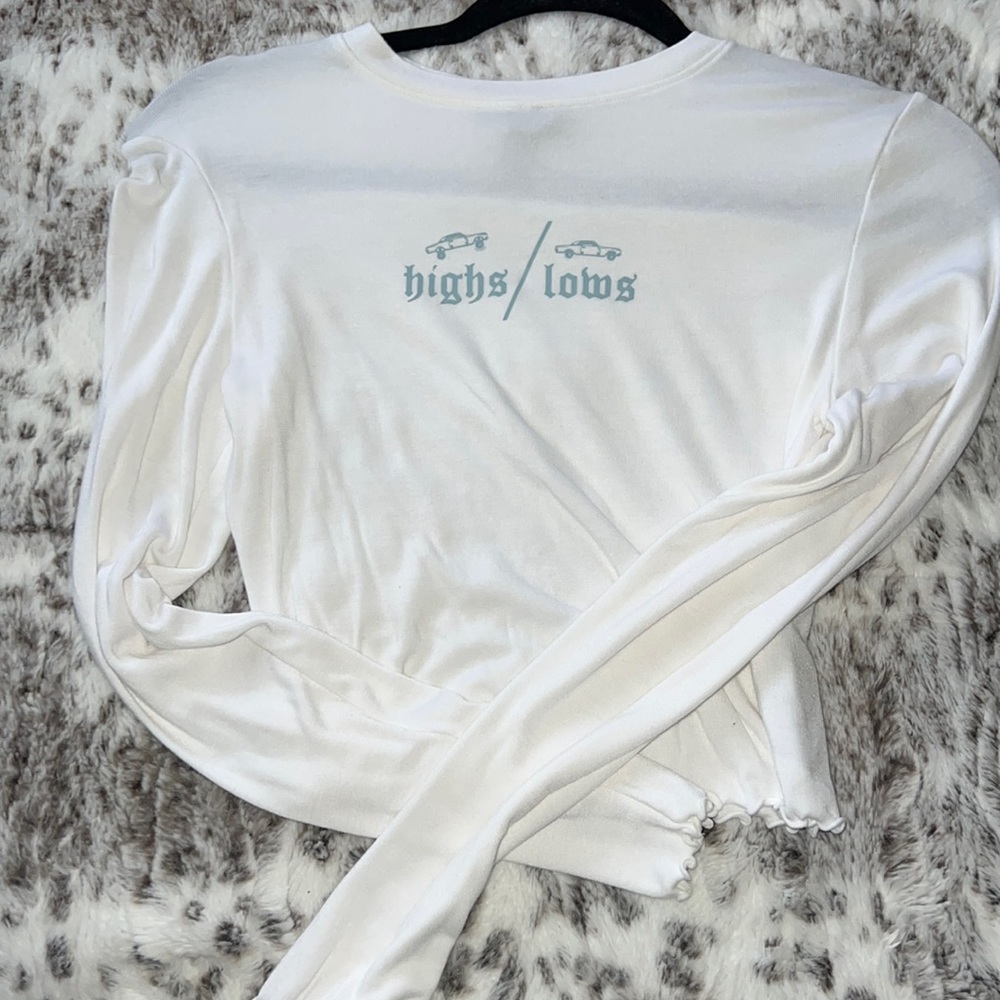 White long sleeve crop top